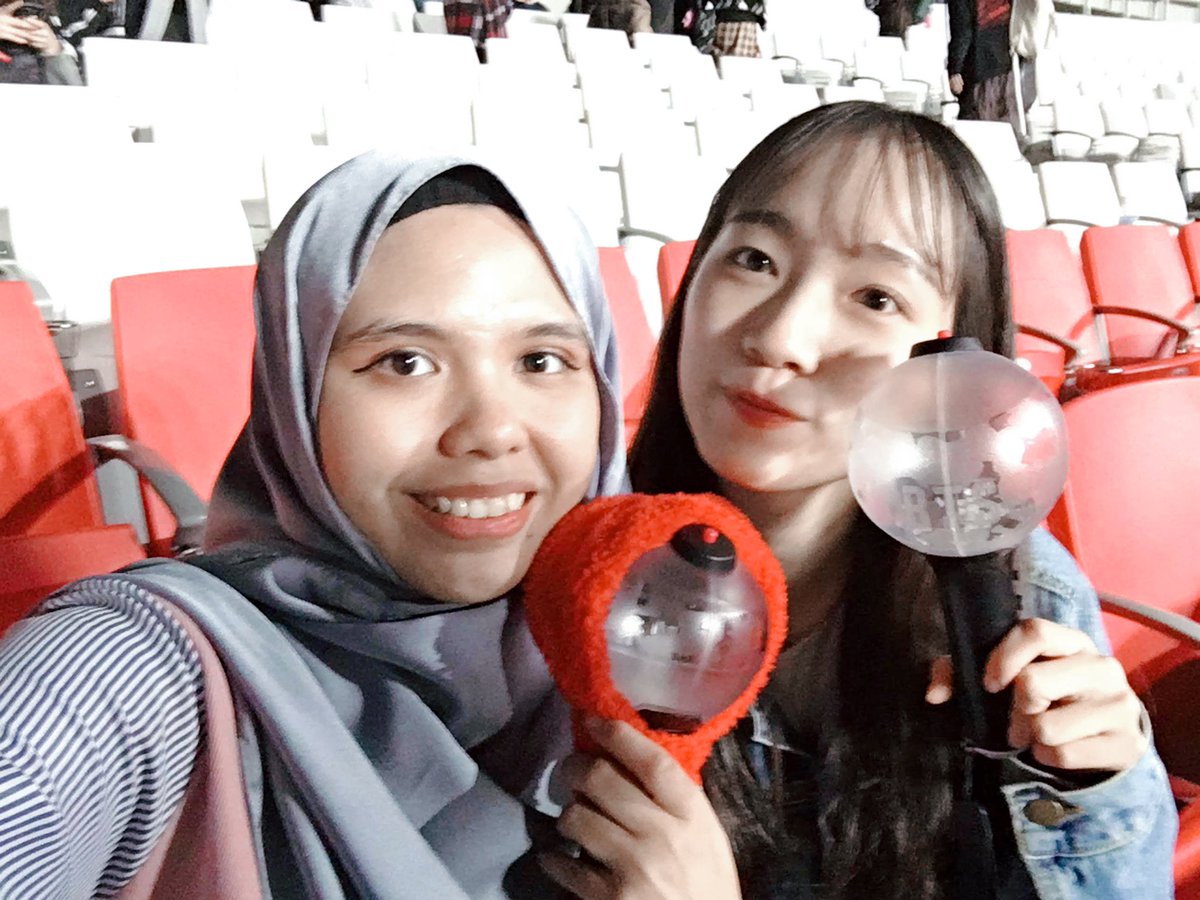 SHE SAT NEXT TO ME THE WHOLE CONCERT BEARING ALL MY SCREAMS AND SHE WAITED FOR ME TOO UNTIL I GOT OUT THANKYOU MY PRECIOUS KOREAN FRIEND 