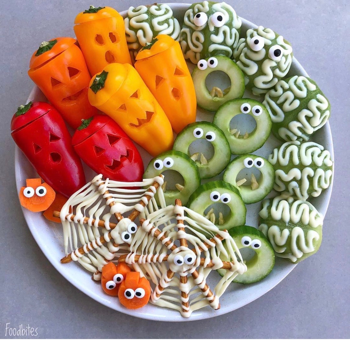 probioticsone's tweet photo. How cute are these healthy spooky snacks for kiddos (or adults) by @foodbites 👻😍 https://t.co/sf2ppS925l