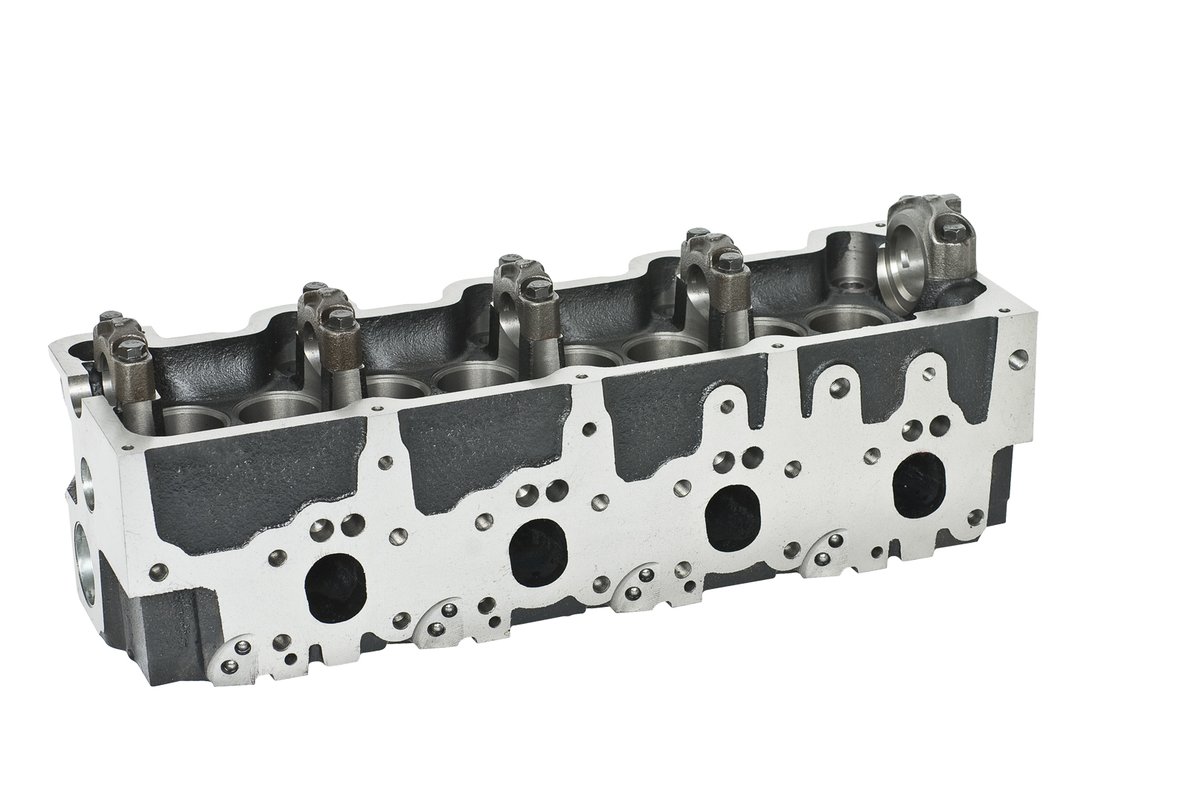 Anita_Engine's tweet photo. toyota 3L #engine #engineparts #toyota #3L #aftermarket #excavator #cylinderhead #buyautoparts #autoparts https://t.co/hXtZ0OCXks