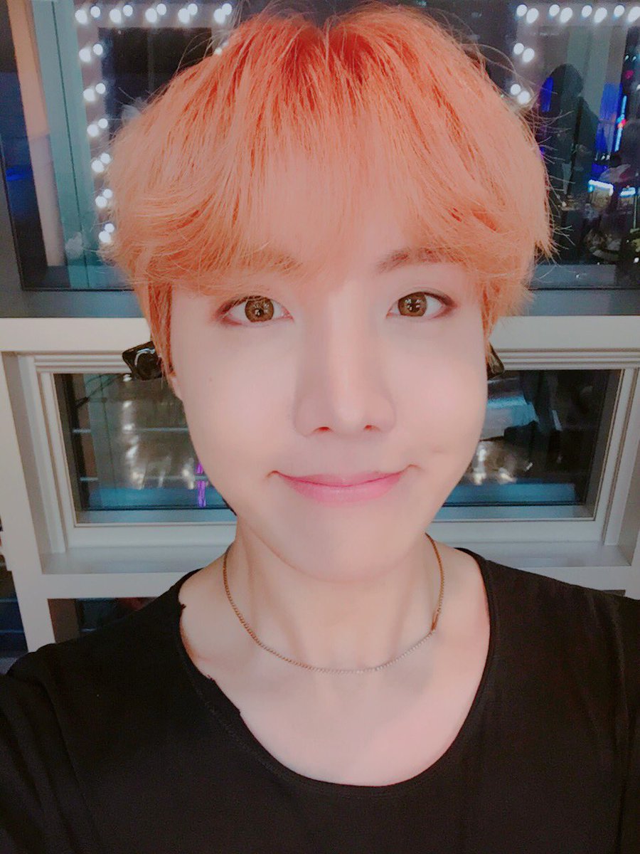 peach hoseok gives me everything i need. it’s not better thank red hoseok but it is so soft and so cute it makes me want to do good things in life