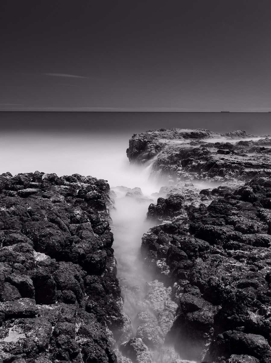 phillips_photo's tweet photo. Result of shooting a long exposure during the day with no clouds to block the sunlight @ProMediaGear @Hasselblad @teamDigital #longexposure #blackandwhitephotography https://t.co/mypq2OyXWG