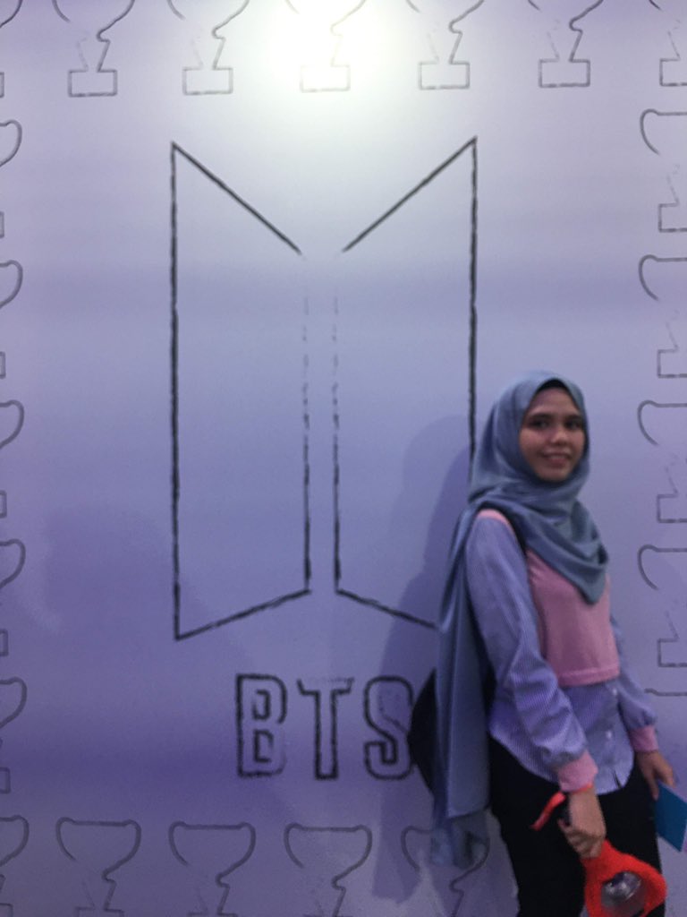 Right before i went in, i was so so so nervous tho – bei  서울올림픽주경기장 (Seoul Olympic Stadium)