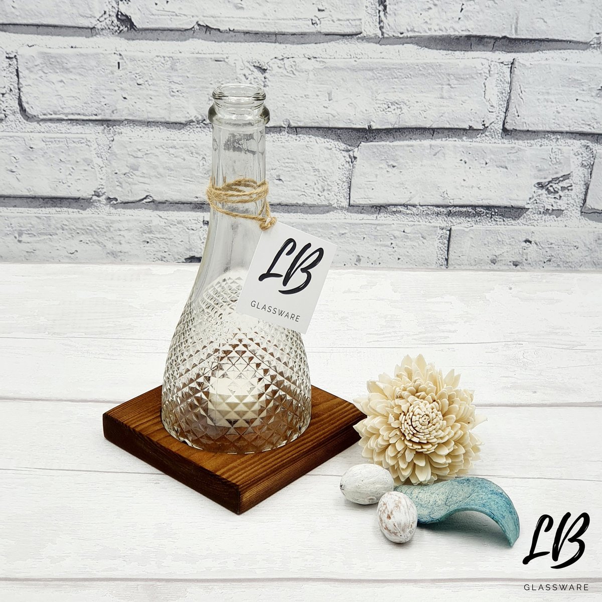 GlasswareLb's tweet photo. Checking things off your gift list? When you support a small business, those gifts just mean more. https://t.co/mW9faUDD3d #MakeItMeaningful #EtsyGifts https://t.co/mGJYExExjg