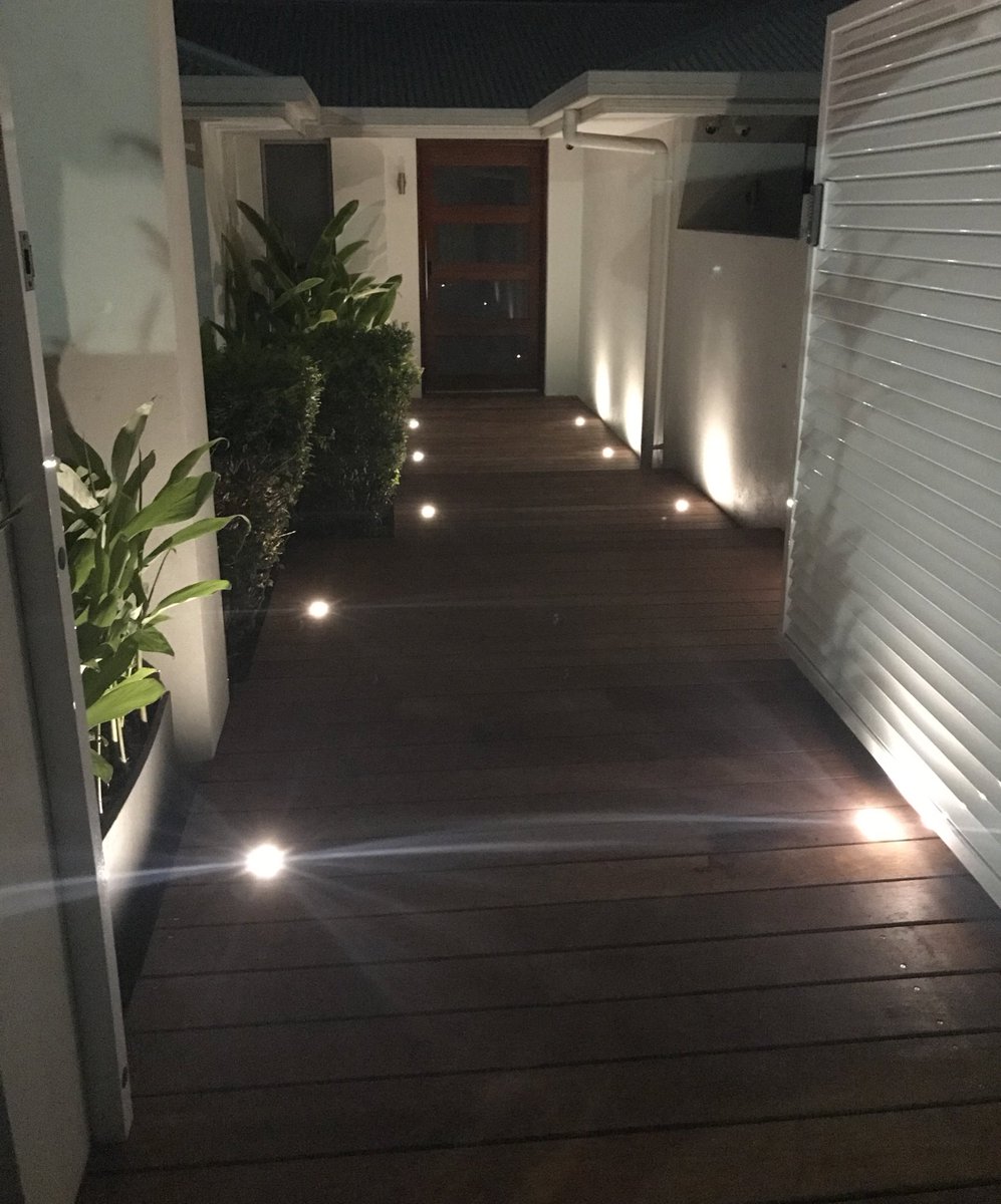 fulovitboss's tweet photo. 🔨 Construction finished 🔨
#ilikedeck #deckmehard #sexydeck #deckdone #thickdeck #decking https://t.co/1YJHQKOFOG