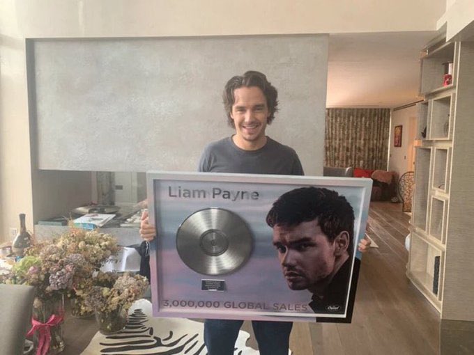 liamstans_'s tweet photo. He did this without any promo. Liam Payne’s album got over 3M global sales without promo.
PROUD OF LIAM https://t.co/ewFByR3RIS