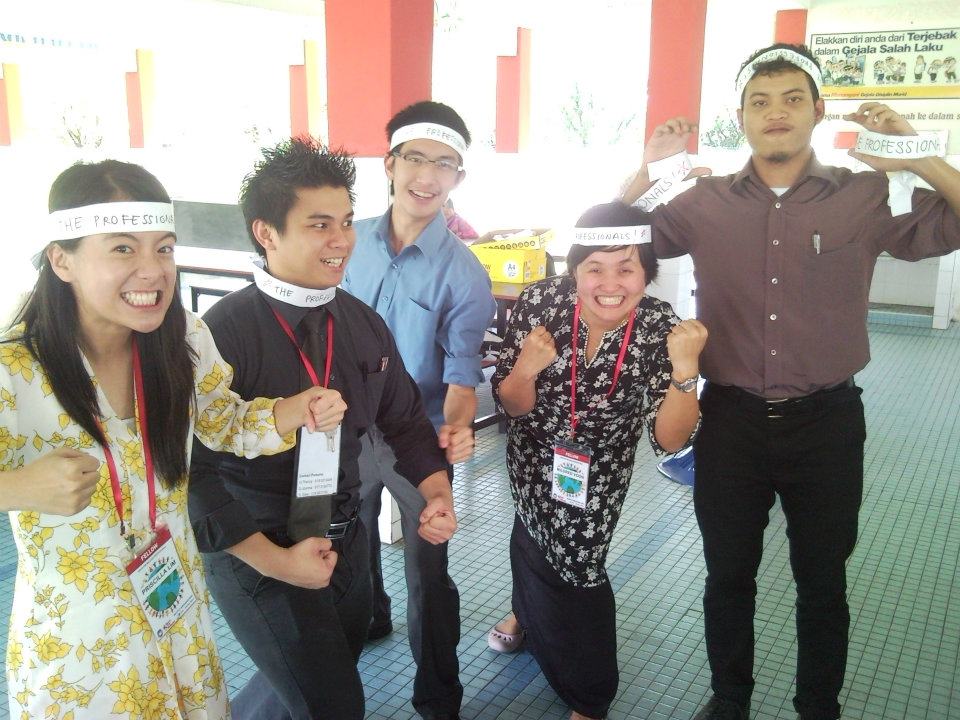 canmink's tweet photo. Happy 10 year anniversary @TeachForMsia ! you've been an amazing platform for so many young people to make a difference in Malaysia and we look forward to many more years of building a powerful movement for change. Thank you! #forthekids #forthenation #10yearson https://t.co/AC53pAqdMj