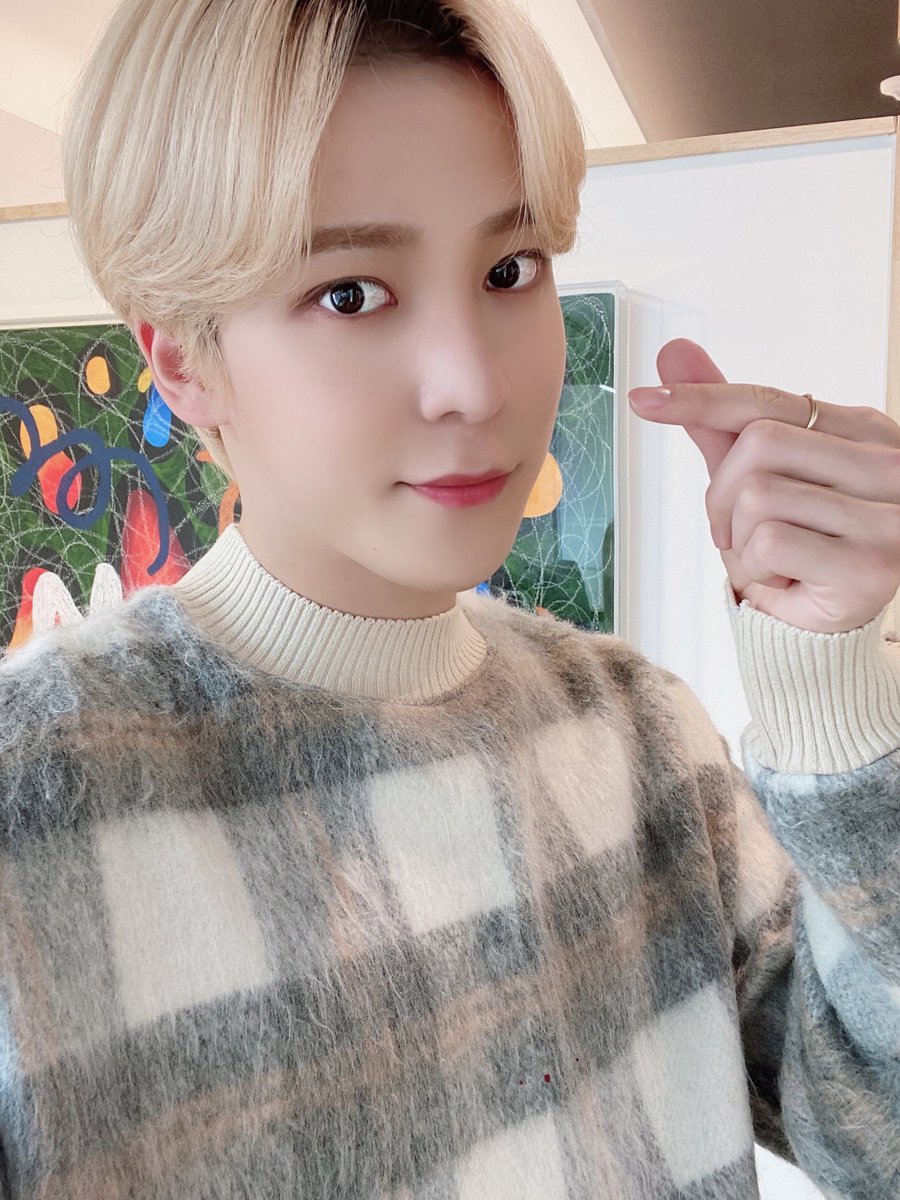 ATEEZofficial's tweet photo. [#윤호] 에이티니!! 리얼리티 재밌게 보셨나용??😘 윤호도 재밌었던 촬영❤💕
#ATEEZ #에이티즈 https://t.co/FKyn3jWEYQ