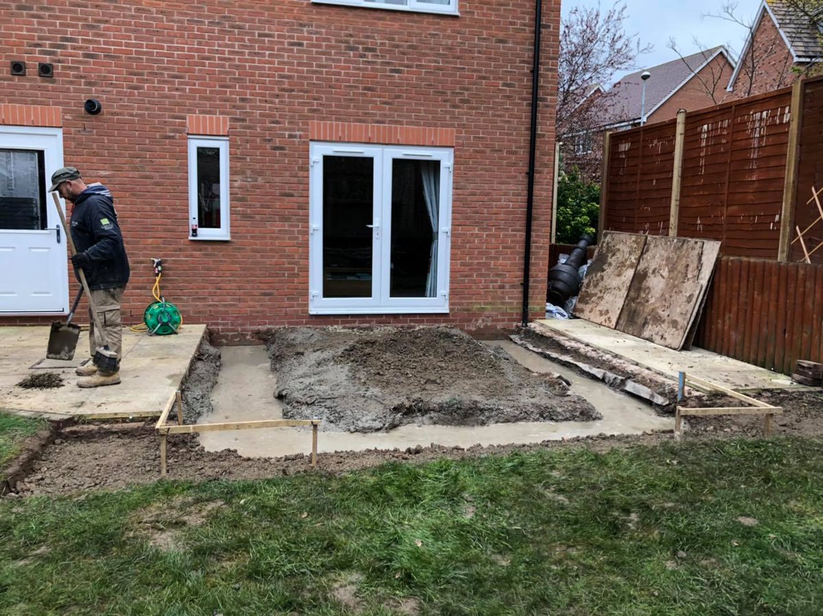 PROFILE_22's tweet photo. ⚠️Transformation Alert⚠️

Would you take a look at this?😍

County Windows &amp; Conservatories recently carried out this project in Malvern using Profile 22 - and we love it! 👀👏

Thank you for sharing!😊

#ConnectToProfile22 #ShowingWithPride https://t.co/ADjh1W9Rlk