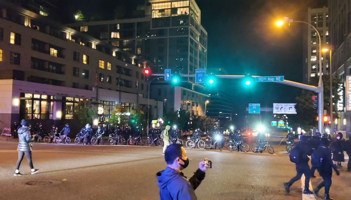 RyanKPIX's tweet photo. New details:
Bellevue PD lifts "civil emergency order" -- according to police some potential rioters hid sticks, rocks and propane tanks near businesses...
https://t.co/P2C4ZTy77T
#KOMONews
#BellevueProtest https://t.co/86B0PyQzms