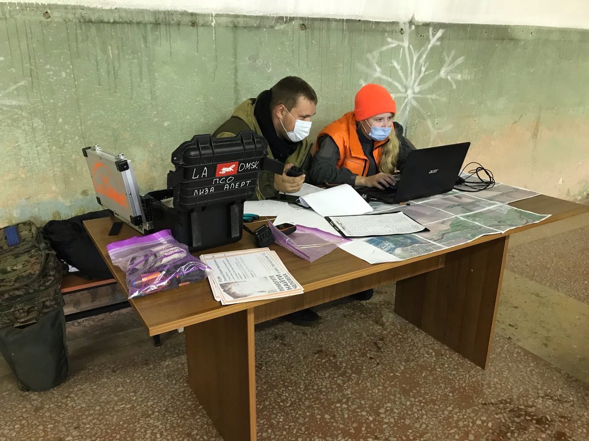 У нас с <a href="/HardZZR/">Андрей райдер</a> редко такой серьезный вид) ну и снежинка на заднем фоне антуражная