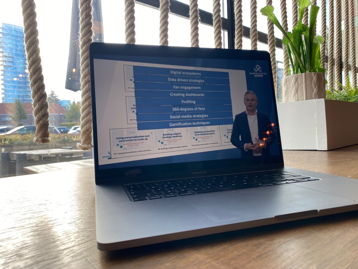 We are live! 🎬

The international program 'Digital marketing &amp; analytics for sport professionals' with 150 participants from Australia, India and Europe has started. In collaboration with Professor @westerbeekHANS  from Victoria University in Melbourne and @TrackVU 👩‍🎓👨‍🎓