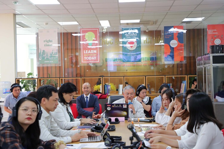 LinViet's tweet photo. Let's take a look at #Franconomics 2020 with the theme "From start-up to smart start-up" held by IFI - VNU, OIF and Ministry of Foreign Affairs on 22 Oct.

Ms. Céline Charpiot, CEO of Linagora Vietnam joined as guest speaker at Session 2: Smart-up in the digital era 4.0. https://t.co/TmkxZvAkr1