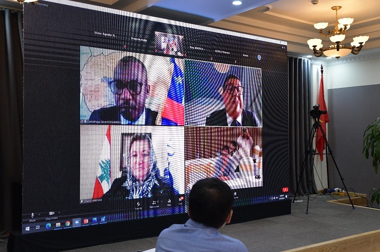LinViet's tweet photo. Let's take a look at #Franconomics 2020 with the theme "From start-up to smart start-up" held by IFI - VNU, OIF and Ministry of Foreign Affairs on 22 Oct.

Ms. Céline Charpiot, CEO of Linagora Vietnam joined as guest speaker at Session 2: Smart-up in the digital era 4.0. https://t.co/TmkxZvAkr1