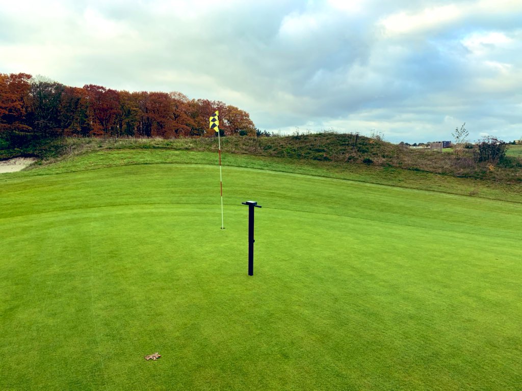 AquaAidEU's tweet photo. Taken the last moisture data to finalize the 2020 surfactant trial @gchaenen near Breda. Results looking great! Despite Covid our research continues! @voscapelle @sgreenups @HansdeKort1 #deenkgroenengolf #OARSHS #PBS150granular #multibranched https://t.co/quL9Je3zml