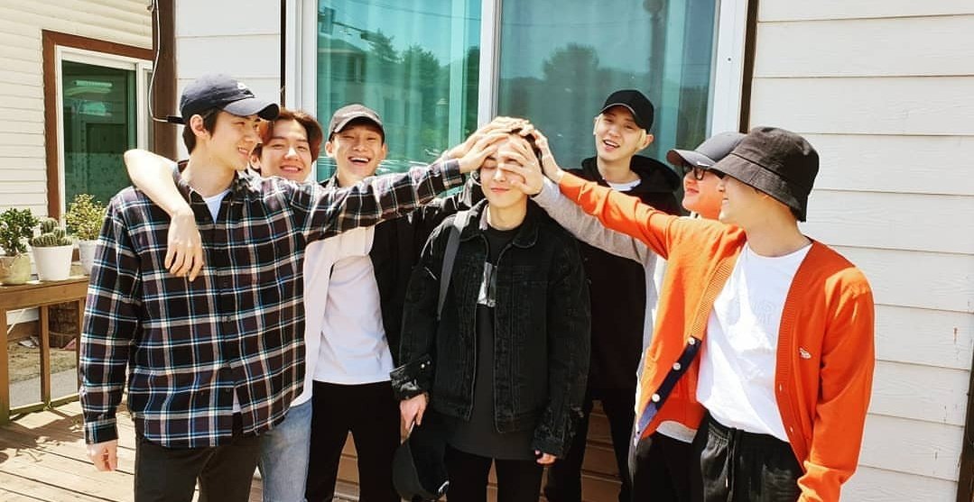 Coer_L's tweet photo. ALWAYS WE ARE ONE👍🏻
EXO SARANGHAJA❤️ https://t.co/sig8Y0E3tP