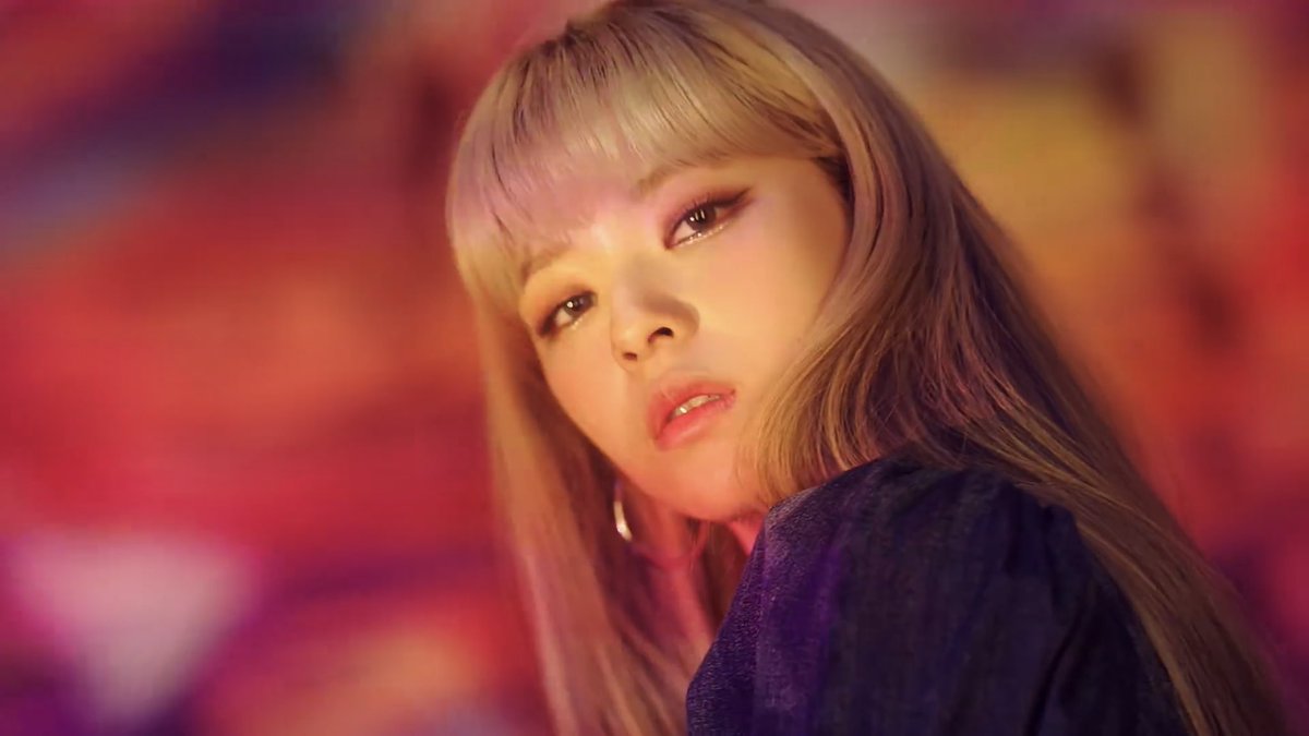 blue_rosew's tweet photo. ⚠️ ATENÇÃO ⚠️ JEONGYEON DE FRANJA SENDO A MAIOR VISUAL PASSANDO NA SUA TML, ISSO NÃO É UM TREINAMENTO ⚠️ ATENÇÃO ⚠️#TWICE_CANT_STOP_US @JYPETWICE https://t.co/VnYXu7Bxkb