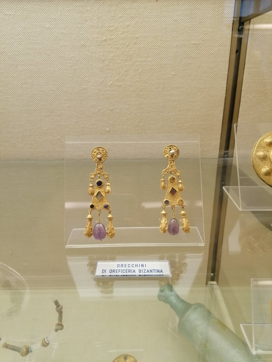 passeggiateroma.eu
Ssabato 31 ottobre visiteremo, con la #guidaturistica locale <a href="/Gianlucapica91/">Una Guida Turistica a Roma</a>, il bellissimo Museo nazionale dell'Alto Medioevo a #Roma, al quartiere #Eur. Un luogo inaspettato in cui ammirerete opere d'arte ed ornamenti preziosi dei cosiddetti secoli bui.