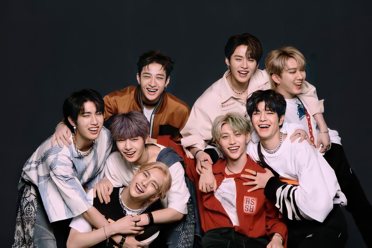 mnchnloml's tweet photo. im changing my pinned tweet and i added my boys 😭💛 https://t.co/Cec1PnWRT9