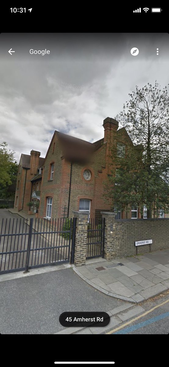 flamencolambada's tweet image. found the dumping ground from Tracy Beaker on Google Street View and it’s been turned into apartments - imagine living in her iconic round window room and not even realising