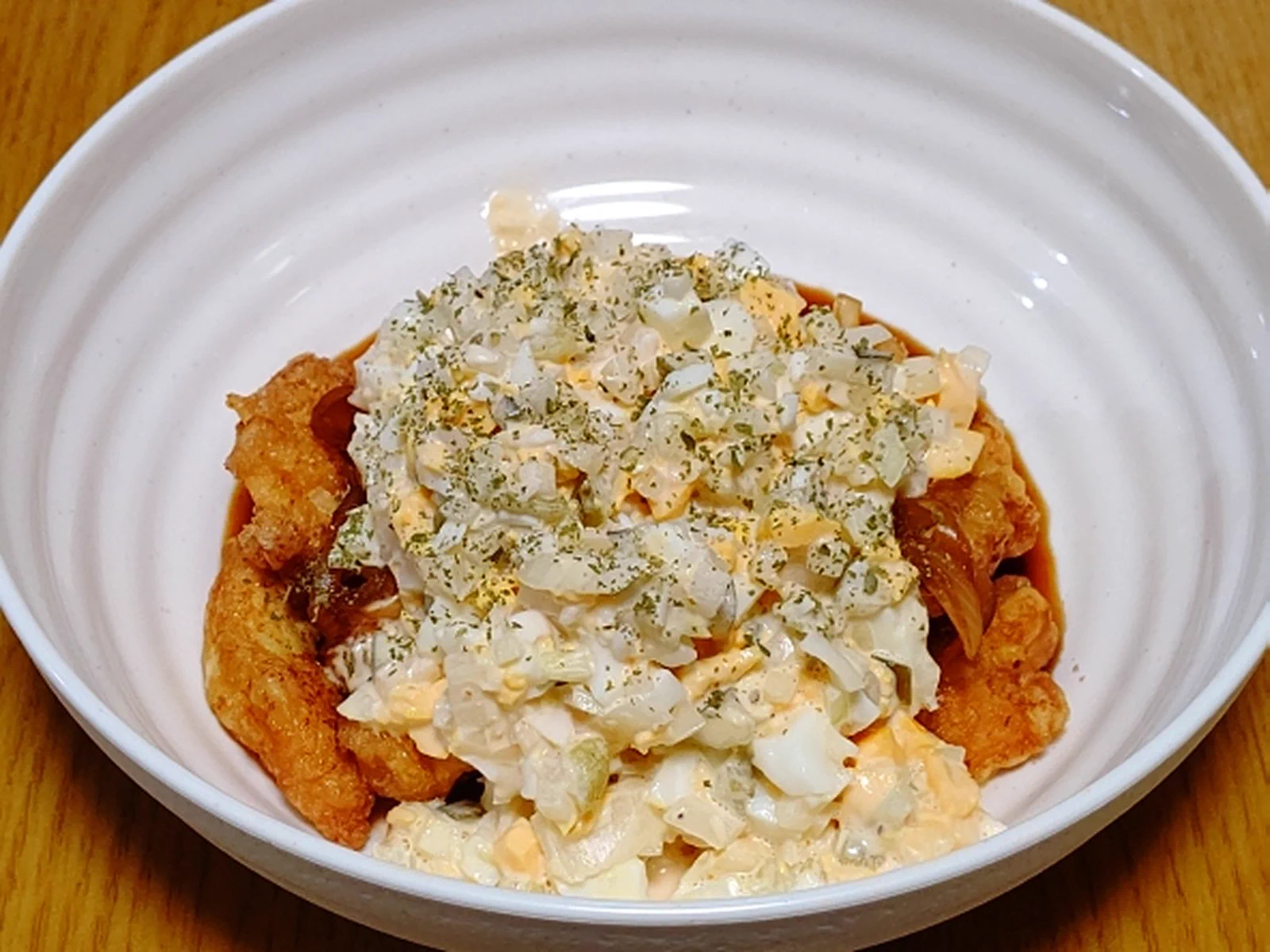 先日作ったんすよ（胸肉使ったけど）
今まで何度かチキン南蛮作ったけど
甘酢にケチャップ入れたの初めてだった
いやケチャップいい仕事しますよ
今後はもうこれでいきますわ  