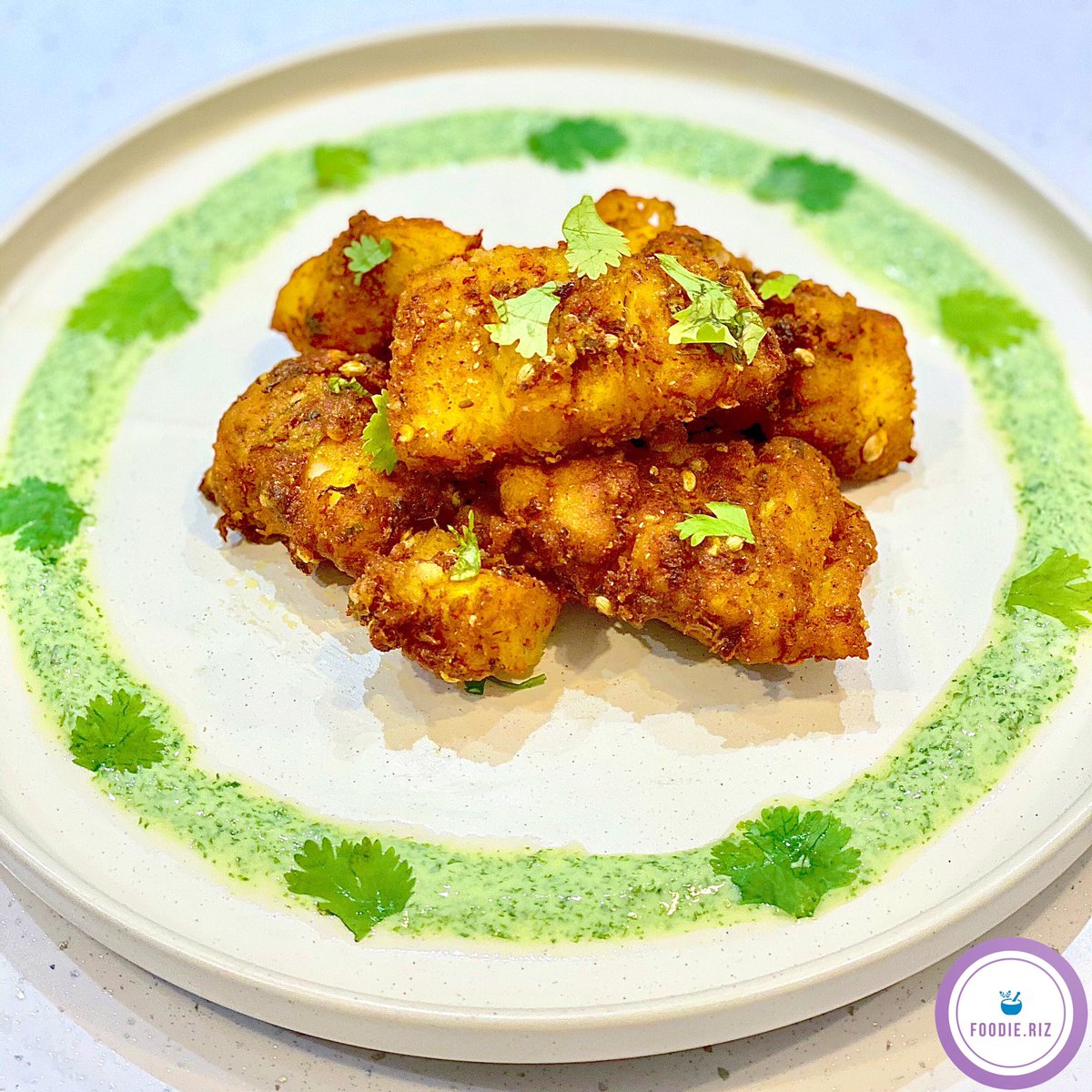 foodierizz's tweet photo. “Do you eat with your eyes first?”
👆<Recipe in highlights>👆
#masalafish #fryfish #cod #corianderchutney #coriander #chutney #eatingwithmyeyes #flavour #pakistanifood #indianfood #starters #simplerecipes #foodie #food #foodielife #foodporn #foodphotography #foodieriz https://t.co/0yjCFu6cpS