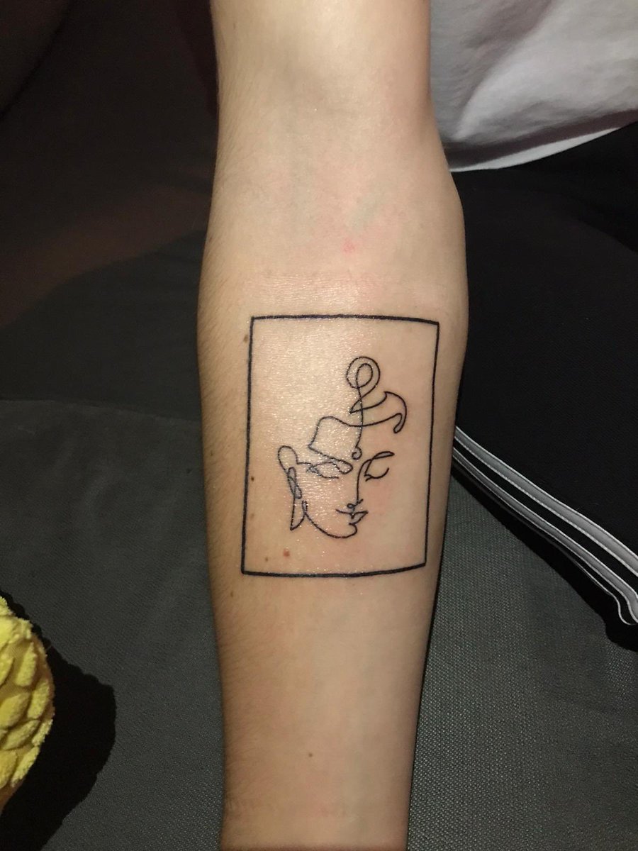 jomeesje's tweet photo. Dit is hem geworden, zoon zijn eerste tattoo. Ode aan zijn overleden oma #liefde #boeddha #forerver https://t.co/sjPcZZ0uu9