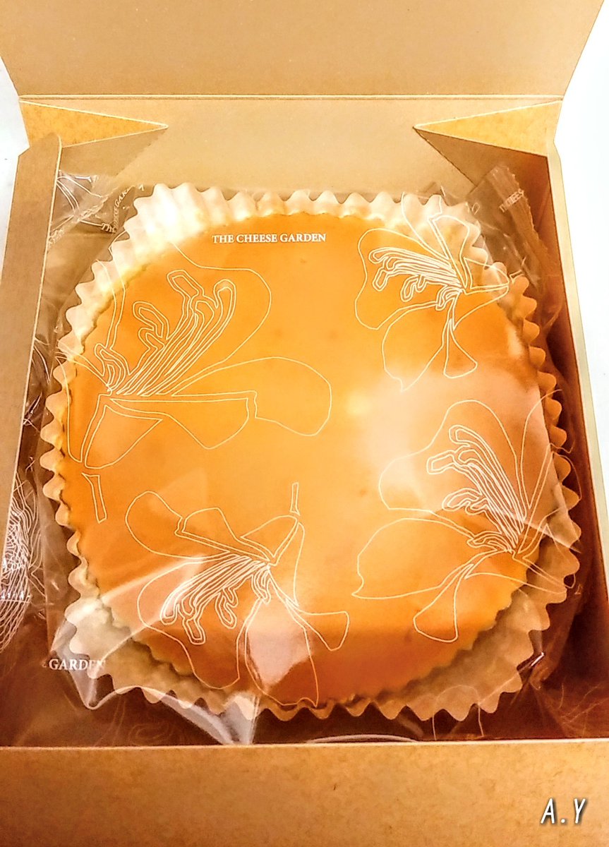 yumeasutw's tweet photo. 那須へ出掛けると、いつも買ってしまう #御用邸チーズケーキ 🧀
#佐野プレミアム・アウトレット でもお店を見つけました🎵
爽やかでコクのあるチーズの豊かな風味と、滑らかでしっとりとした食感が美味しい😋💕

#チーズガーデン
#チーズケーキ
#スイーツ
#おやつ
#a2020 #a1026 #a202010 #a2020105 https://t.co/eQvAyIumyw