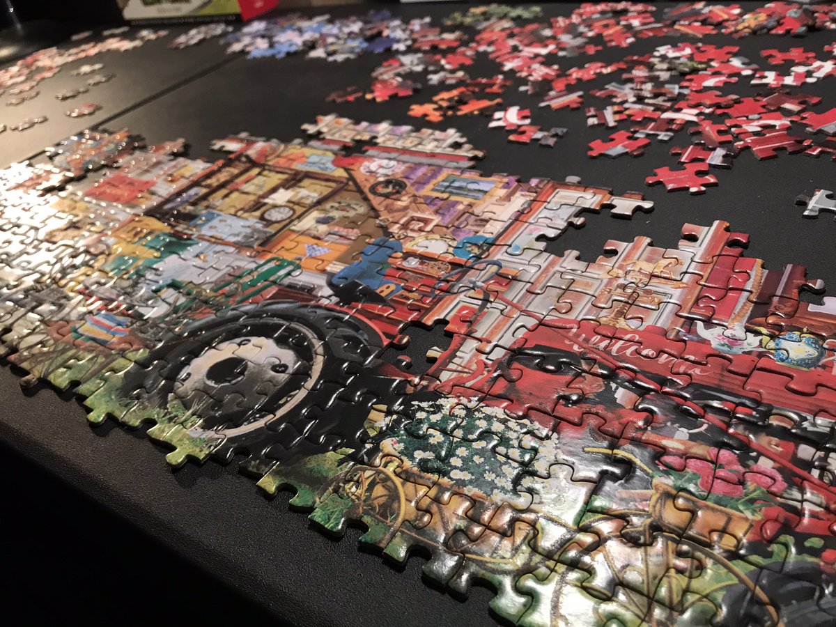 mmawifey's tweet photo. #puzzle time. π§© #glowinthedark #StayInToSlowTheSpread π‘π¦ https://t.co/My8vHp2Ylr
