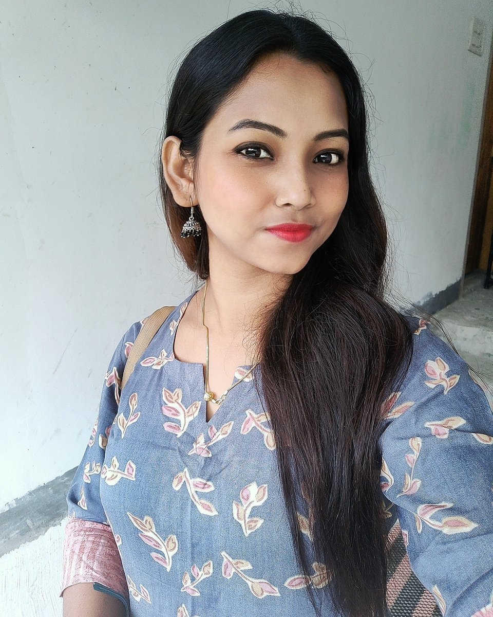 Barna95's tweet photo. ~ Simplicity defines me Better..! 💌

🌸🌸🌸
#DurgaPuja2020
#Mahanavami2020
#Whatichosefor_My_MahaNavami_Look 
#simplicityisbeauty
#lovethislife ☺️💞🍁🌸💟 https://t.co/Cgi5wbhgtS