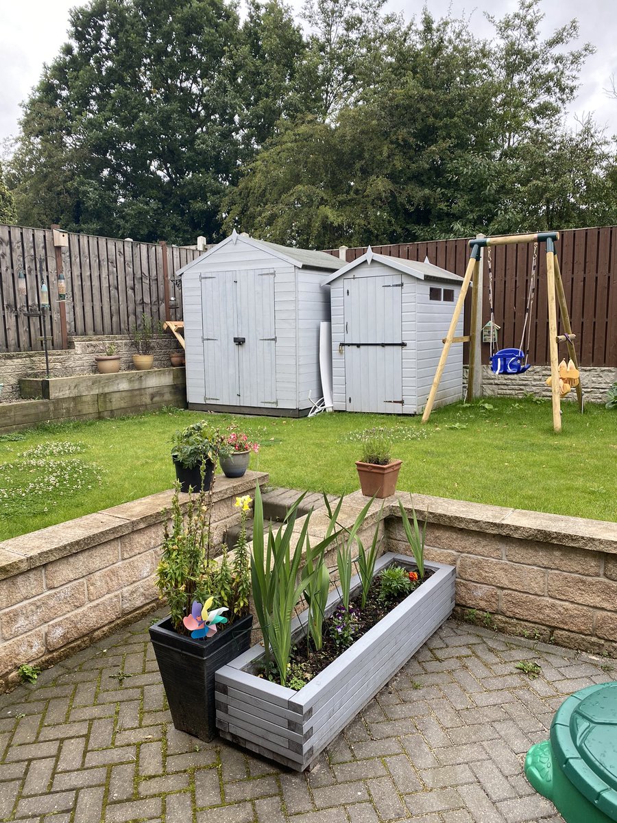 RuthAmos's tweet photo. Iโve been documenting building a home workshop (fancy shed) over on my Instagram https://t.co/nwNetHeEkK the old sheds are down and have been moved, the turf is up and the planters are coming down #workshopbuild https://t.co/dWLyyMb57s