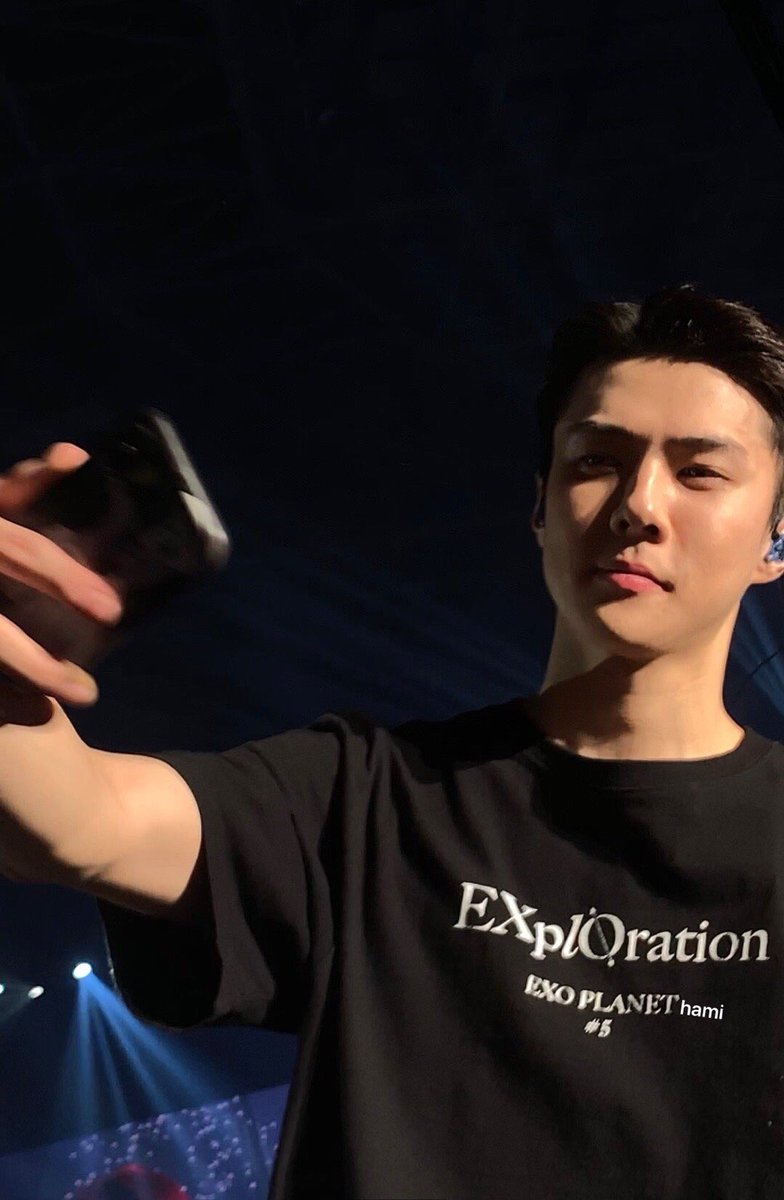 sehunpicture's tweet photo. 🤳🏻 사랑하는 세훈시 🤳🏻 https://t.co/LdhvhaAvdW