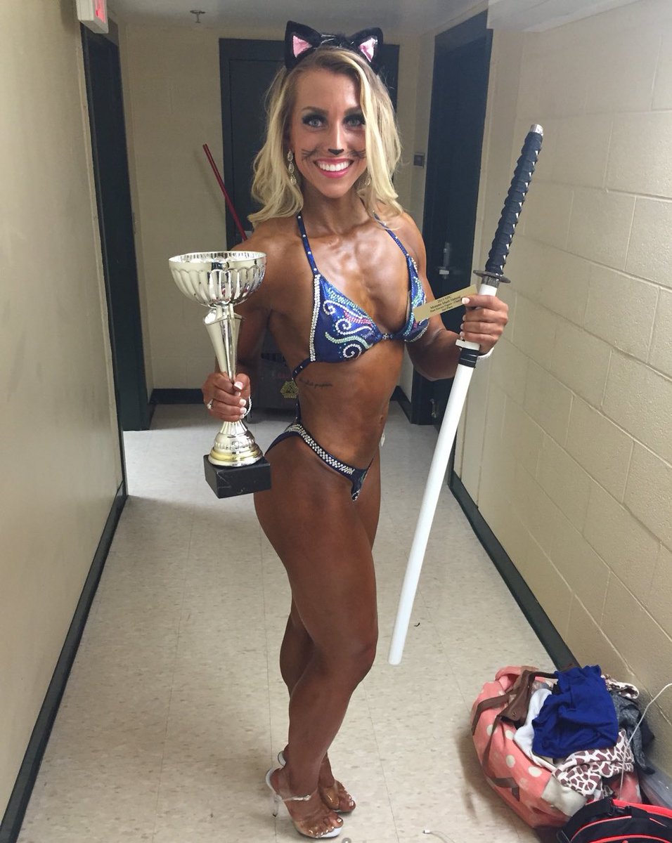 leaverlin's tweet image. 5 YEARS AGO !! 😮 
Who’s been rocking with me since the Swole Queen days? 👑💕