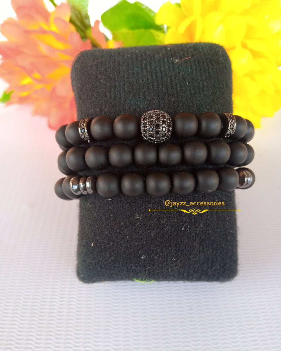JayzzAccessoris's tweet photo. @MARKETPLACEGRP1 Beautiful Unisex bead bracelets and a perfect gift for a loved one 😍

1st frame: N7000
2nd frame: N5500
3rd frame: N6000
4th frame: N4500 https://t.co/oVCKQHaxLj