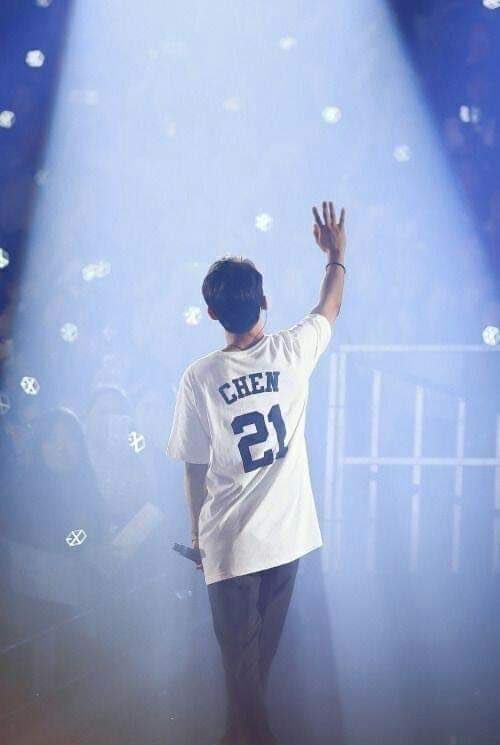 allaboutkjd's tweet image. en fin, éxito a jongdae 💖
solo espero que sirva para alejarse de tanto acoso, estaré esperándolo aunque sea difícil estos meses sin escuchar su voz.