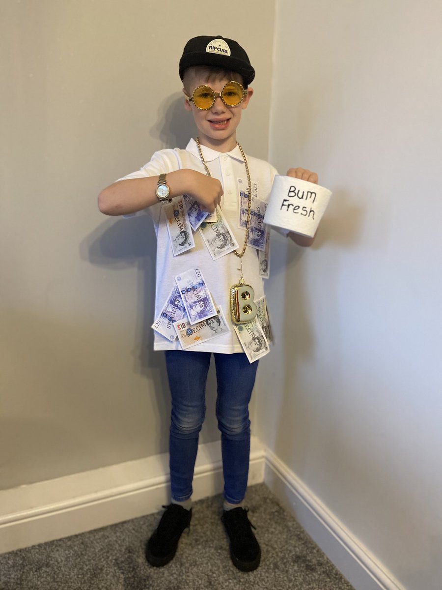 Emmajsharland86's tweet photo. @davidwalliams Evan dressed up as a Billionaire Boy.  We have had lots of giggles reading this book and chose it for love a book week in school💰💵🧻 #BumFresh https://t.co/SjJvi48P7E