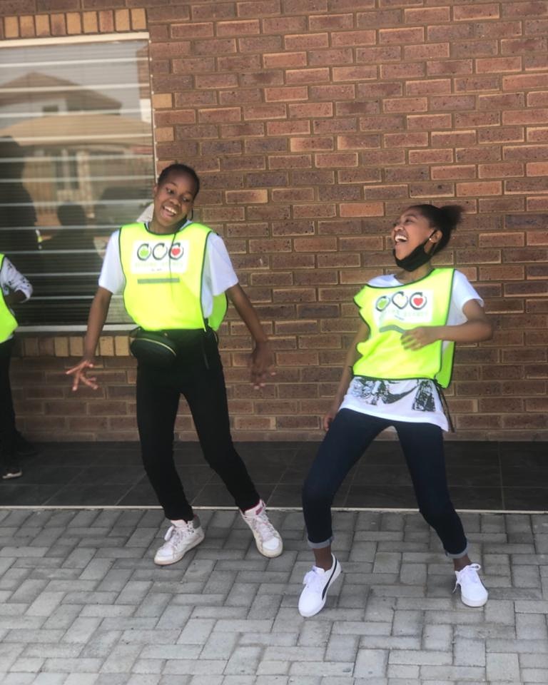 RaisingGiants's tweet photo. Research proves that dancing reduces stress and tension for the mind and body.

So if you ever feel stressed, move a little!
___
#RaisingGiants #ZKF #AfricanLeaders #MondayMotivation #MondayMorning #mondaythoughts #RGO https://t.co/5ur1tvOxtO