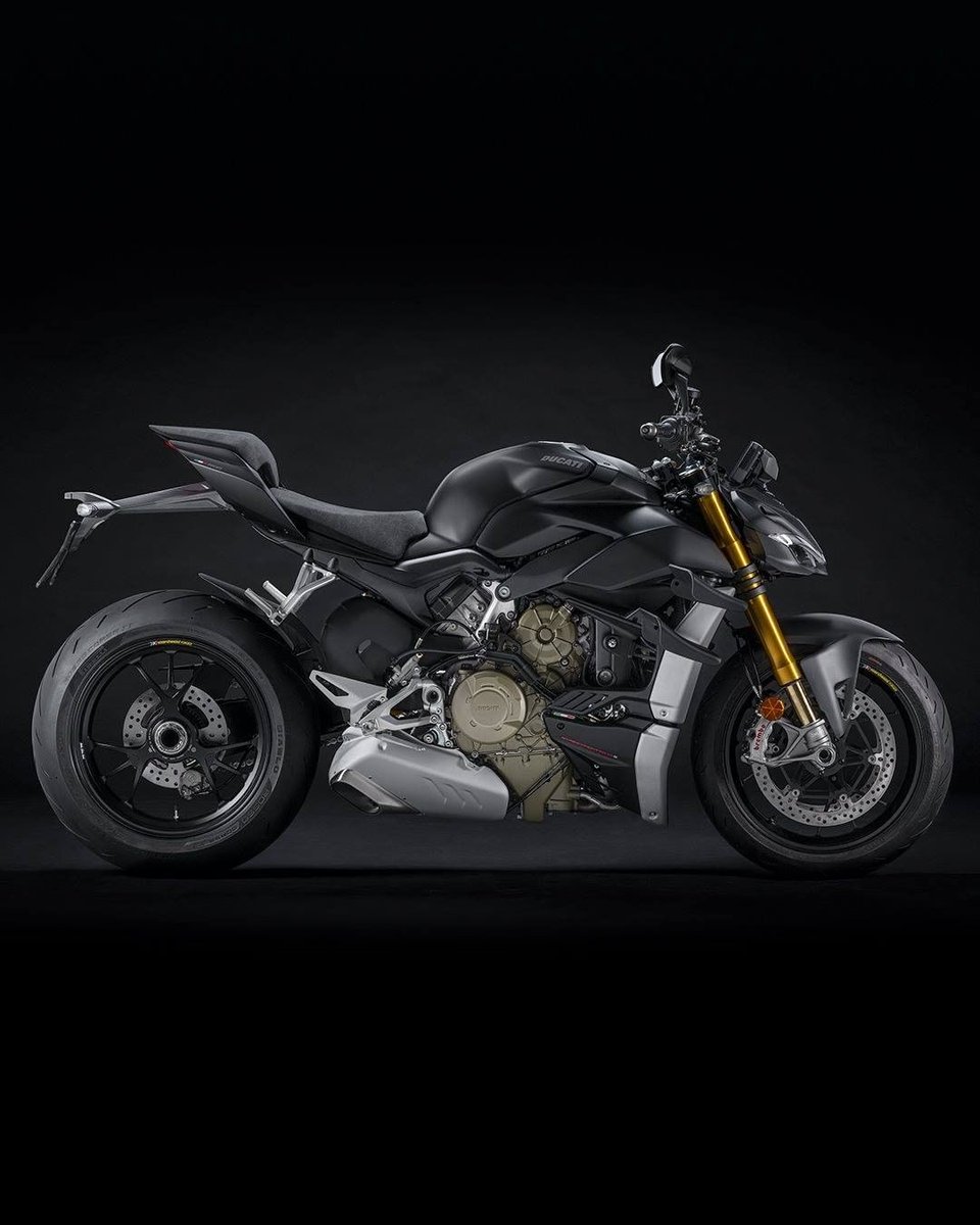 Ducati_Ru's tweet photo. Представляем новый Streetfighter V4 S в цвете Dark Stealth: экстремальные характеристики в сочетании с новым неотразимым внешним видом. Приготовьтесь к самой захватывающей схватке в своей жизни.

#StreetfighterV4 #ФормулаБойца #мотоцикл #Ducati #ВТёмномЦвете https://t.co/X9gJ3GJjTZ