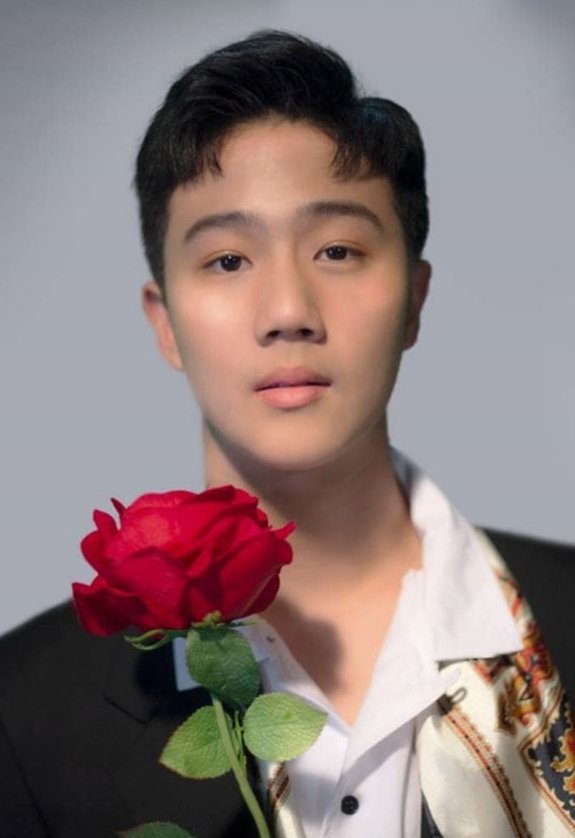 ☆ jengchotipat suthadsanasoung / november 30, 2004 / 176 cm / 64 kg / @ jeng_chtp (ig)- his fav color is yellow- his fav food & fruit is almost everything- he likes any kinds of dessert- his hobby is play sport