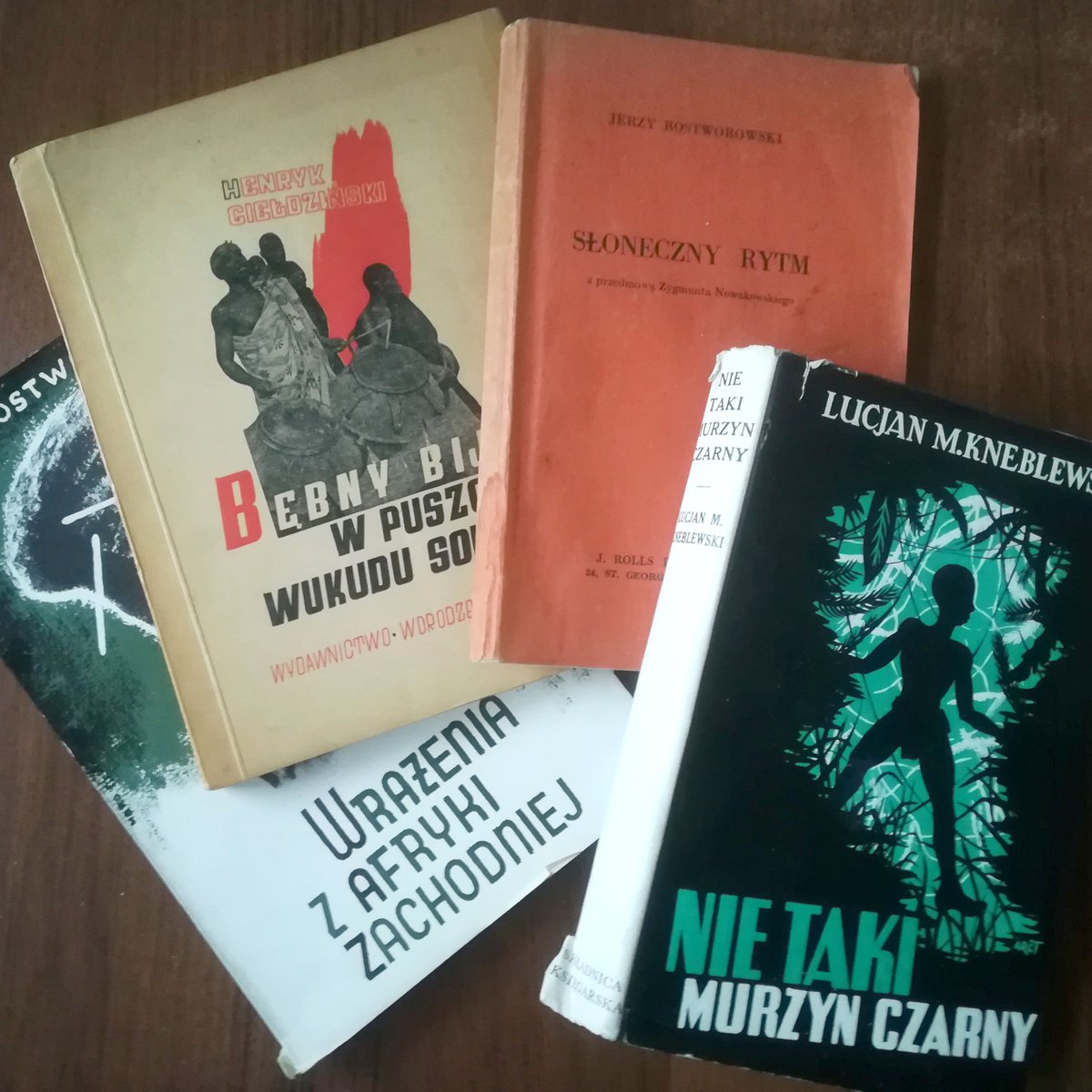 zecer_bdg's tweet photo. Królewski pocztylion z rana dostarczył przesyłkę (dublety z biblioteki @posklondon) do tematu "Polacy w #RWAFF". Dziękuję!😍 Teraz znaleźć chwilkę czasu… 
@Facecjonista @dwojkarz @JStrozyk69 @konnie83 @Baguss @SilenceInPolish @zouave1915 https://t.co/ieCHRs4Adz