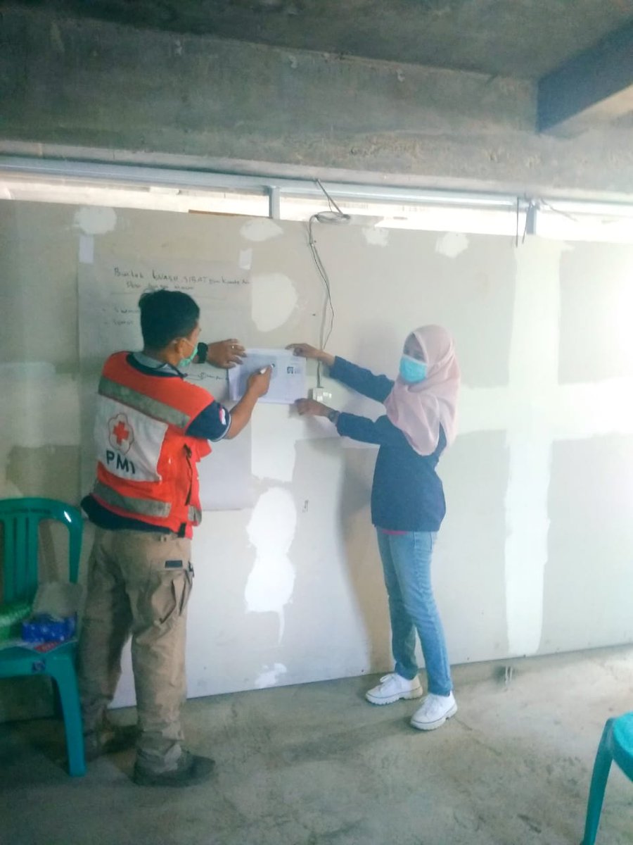 pmi_Lobar's tweet photo. Kegiatan Bimtek Team WASH pmi Lombok Barat Bersama Team Sibat Desa Guntur Macan Kecamatan Gunung Sari Sekaligus Penyerahan Peta Jaringan Pipanisasi Kepada Pemerintah Desa Setempat.
#TeamWASH
#SibatGunturmacan
#Relawanpmi
#solidaritasuntukkemanusiaan
#palangmerahindonesia https://t.co/OQLikqTVBL