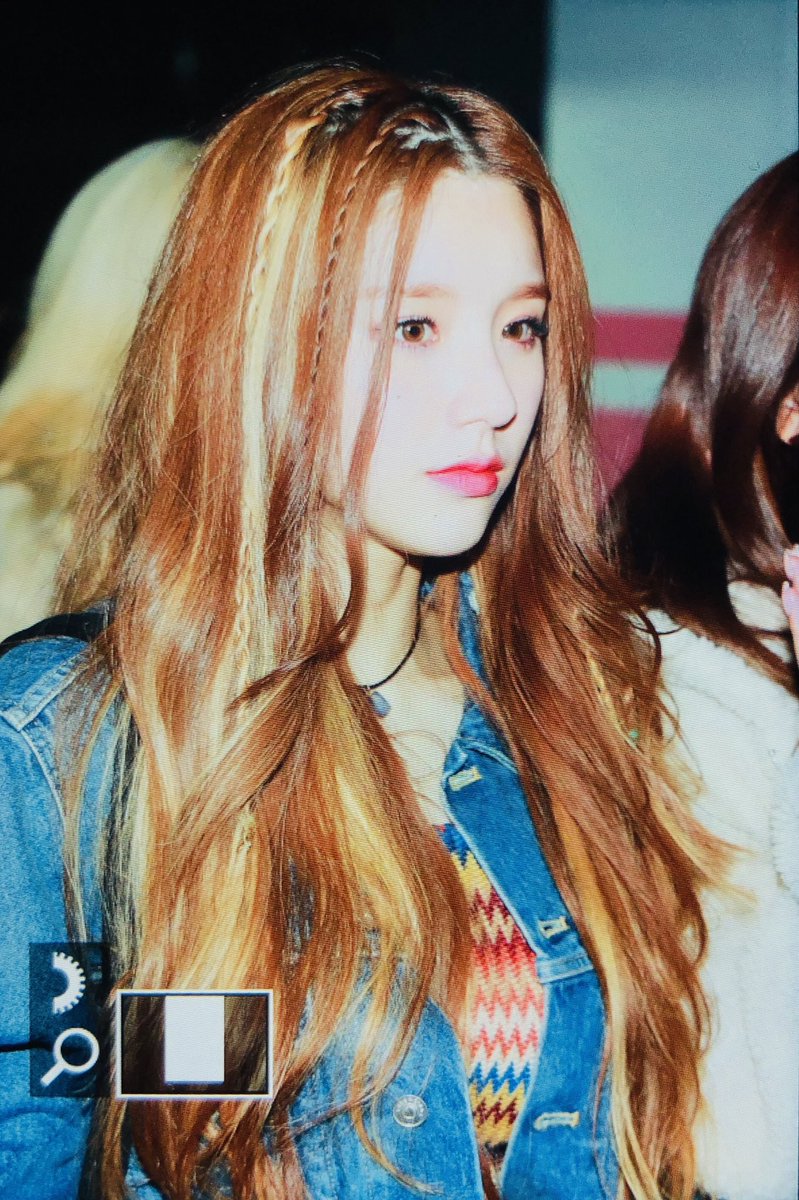 201026 프리뷰

#희진 #HeeJin #LOONA #이달의소녀
<a href="/loonatheworld/">이달의 소녀(LOOΠΔ)</a>