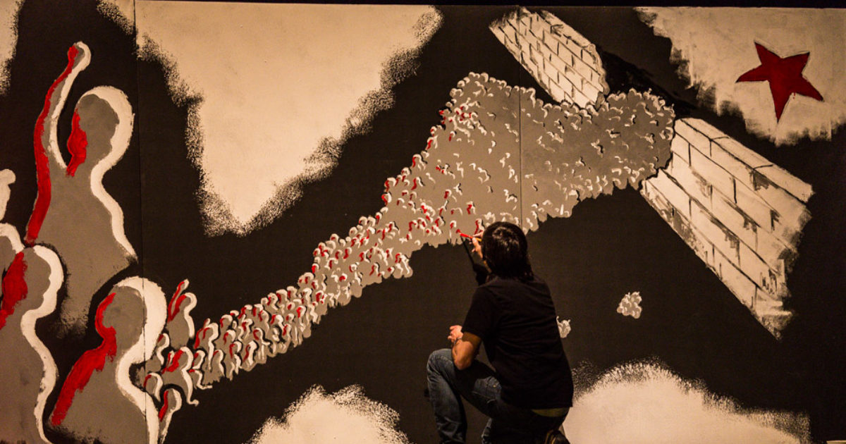 PROU ATACS A LA LLENGUA! 😡

El català ha estat i és una llengua minoritzada, volgudament dividida i oprimida; també és, però, la nostra manera d'expressar-nos, d'entendre'ns, de llegir-nos. ✊

Als Països Catalans en català! 

#SomPaïsosCatalans