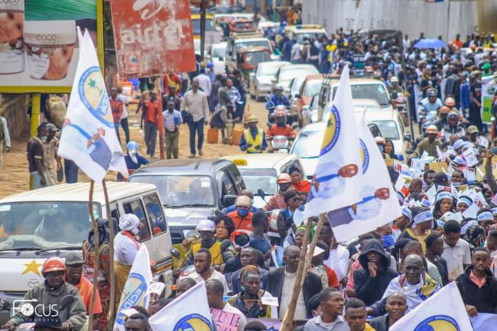 MukwegeFound's tweet photo. On Oct 1, #Congo took to the streets for #justice. Now it's our turn to mobilise to end impunity and support the recommendations of the UN #MappingReport.
Find out more: https://t.co/LGAYpUCKPQ
#ISignForJustice
#IAmCongo https://t.co/yCkuPF3ir5