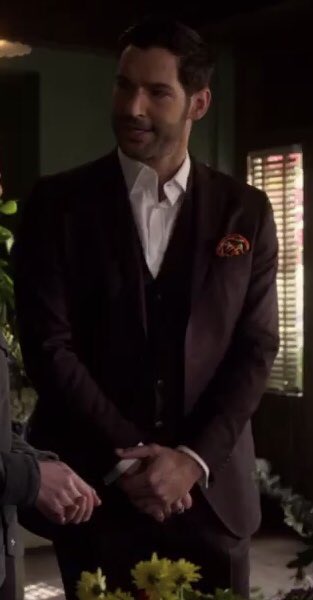 Lucifer’s wardrobe in 5x07 Our MojoHe is GLOWING in this episode