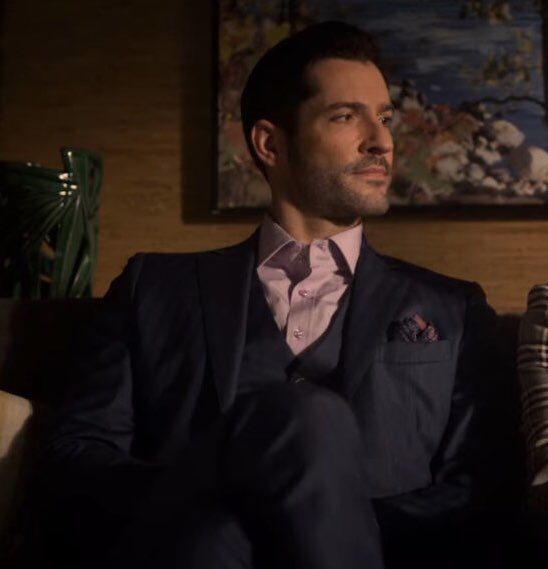 Lucifer’s wardrobe in 5x07 Our MojoHe is GLOWING in this episode