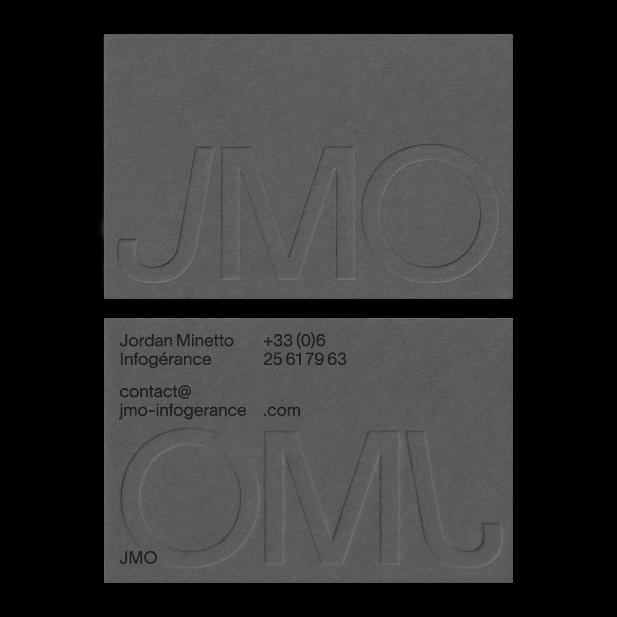 Business cards by #QuatrièmeÉtage for #JMOInfogérance
Blind embossed logotype with offset printed details on 350gsm Colorplan Smoke.