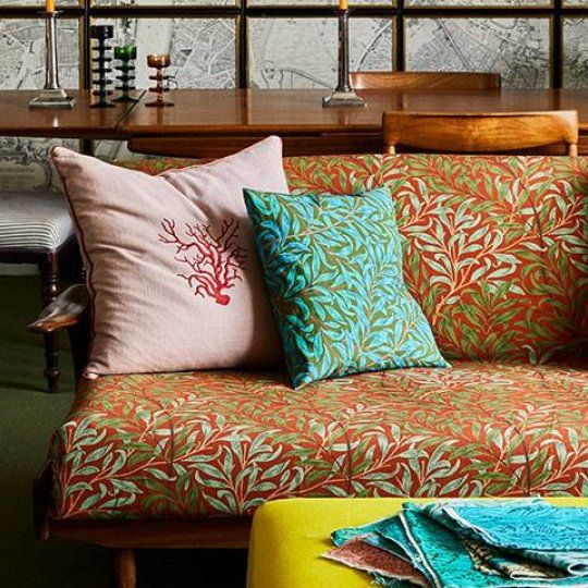 _TopDesigner's tweet image. Queen Square by Morris &amp;amp; Co - a stunning fabric collection created in collaboration with the renowned designer Ben Pentreath. Gorgeous!

Available from Top Designer --&amp;gt; buff.ly/35lQUp9

#interiordesign #interiorstyling #interiors #homedesign