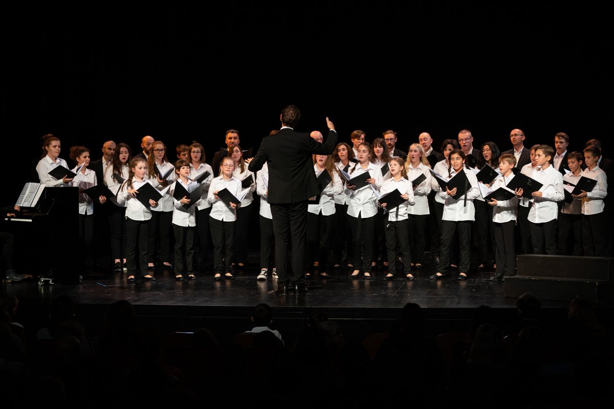 [CONCERT SURPRISE]🥳
🎅Et vous qu'avez-vous prévu avant Noël ?
La Philharmonie De Poche invite la Maîtrise Ste Philomène de Haguenau sur la scène du Théâtre pour un nouveau concert "En attendant Noël" 🎶

📆Dim. 20 décembre à 11h au Théâtre📌
💁‍♀️Infos au📞0388733054 ou à l’accueil