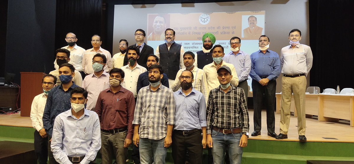 माननीय मुख्यमंत्री जी की प्रेरणा एवं मार्गदर्शन में निष्पक्ष एवं पारदर्शी माध्यम से सिंचाई एवं जल संसाधन विभाग, उत्तर प्रदेश में 1438 नवचयनित जूनियर इंजीनियर का पदस्थापना कार्यक्रम में माननीय मंत्री डॉक्टर महेंद्र सिंह जी के साथ शामिल हुआ।
<a href="/UPGovt/">Government of UP</a> <a href="/myogiadityanath/">Yogi Adityanath</a> <a href="/bjpdrmahendra/">Dr. Mahendra Singh</a>