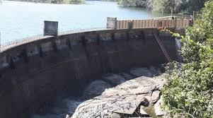 TeamZim3's tweet photo. #Vision2030
The proposed Runde-Tende will irrigate around 30 000ha in #Mwenezi & #Matibi 2 while Lake Mutirikwi will irrigate more than 3 000ha on a belt, stretching from @MasvingoCity eastwards along #Mutare road,that will be dubbed “Masvingo greenbelt @MoLAWRR_Zim @Ward9H https://t.co/J5zcEl6sAb